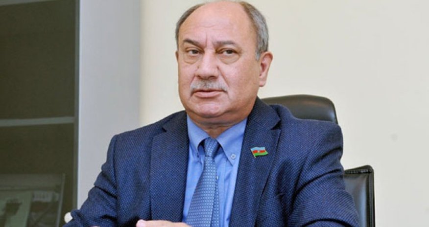 Araz Əlizadə Zelenskini Hitlerlə eyniləşdirdi - VİDEO