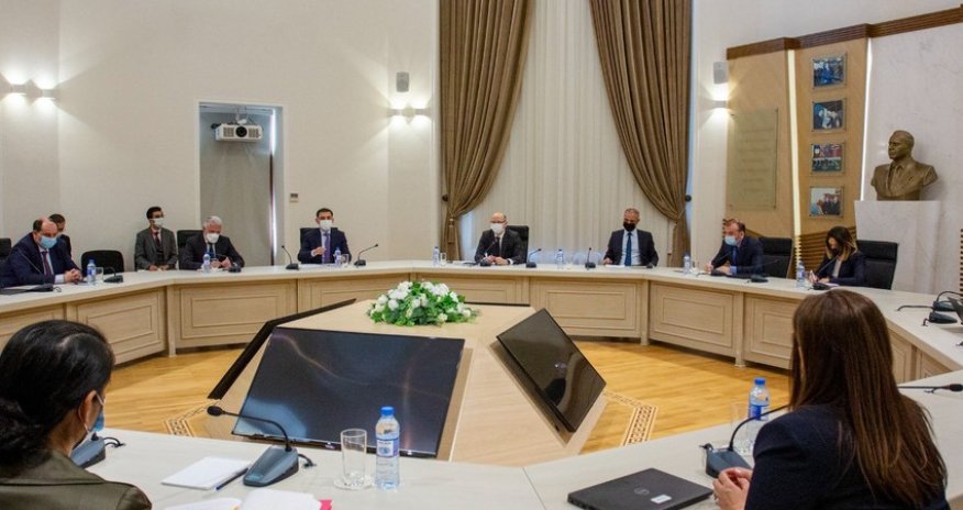 Azerbaijan discusses energy cooperation with World Bank