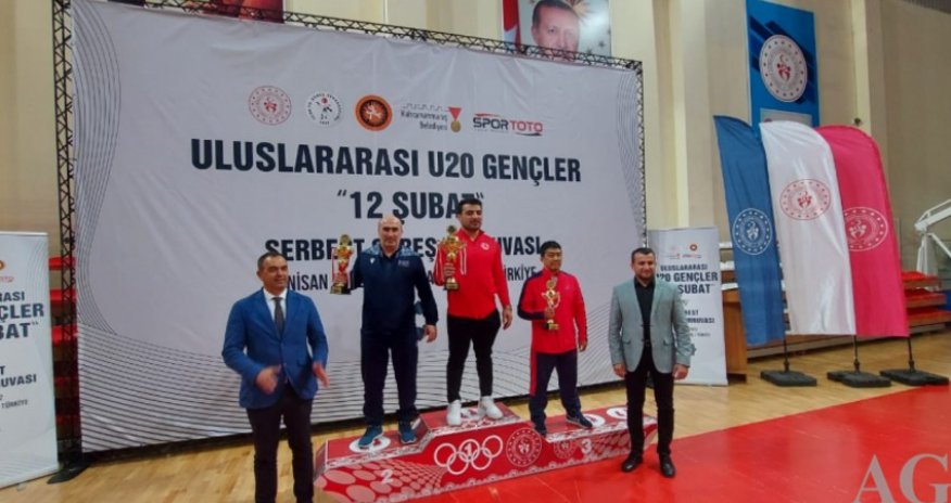 Azərbaycan güləşçiləri Türkiyədən 10 medalla qayıdır