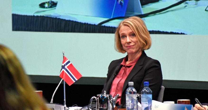 Norveç üç rus diplomatı ölkədən qovur