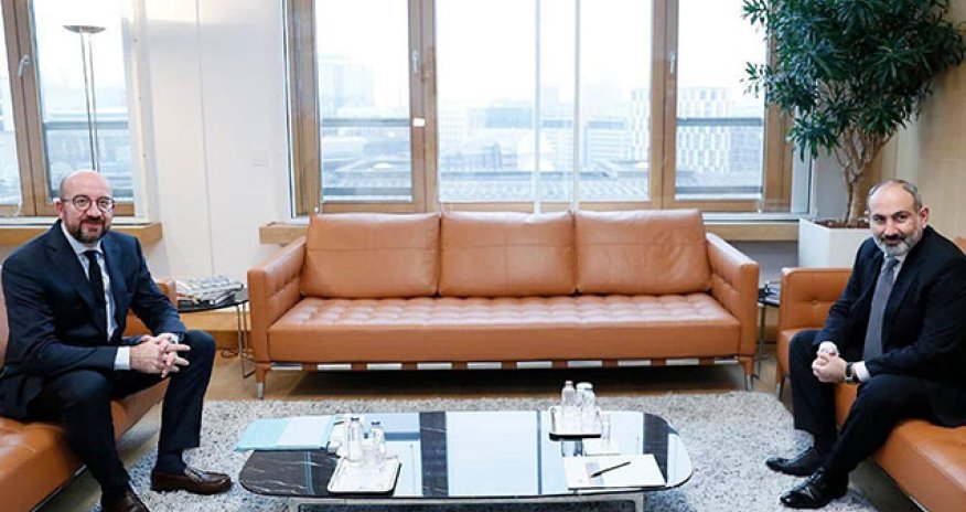 Şarl Mişellə Paşinyanın görüşü başladı