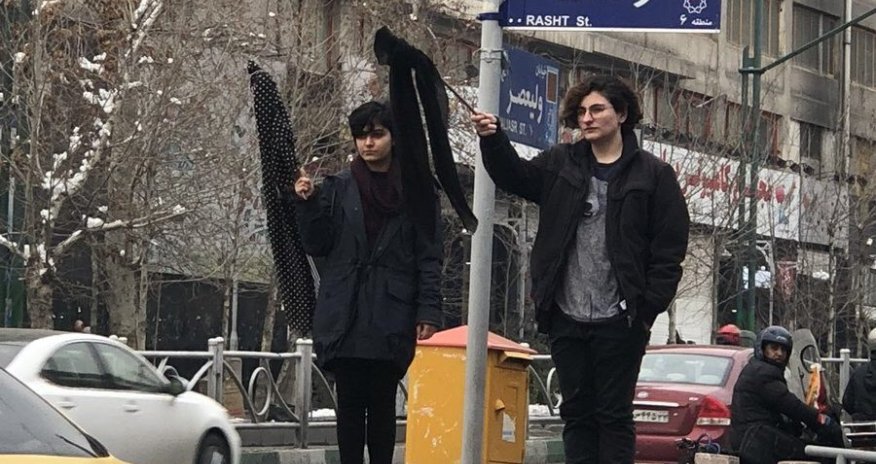 İranda qadınlar etiraz aksiyası keçirdi