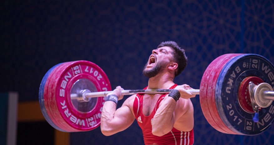 Elşad Şərifov qızıl medal qazandı