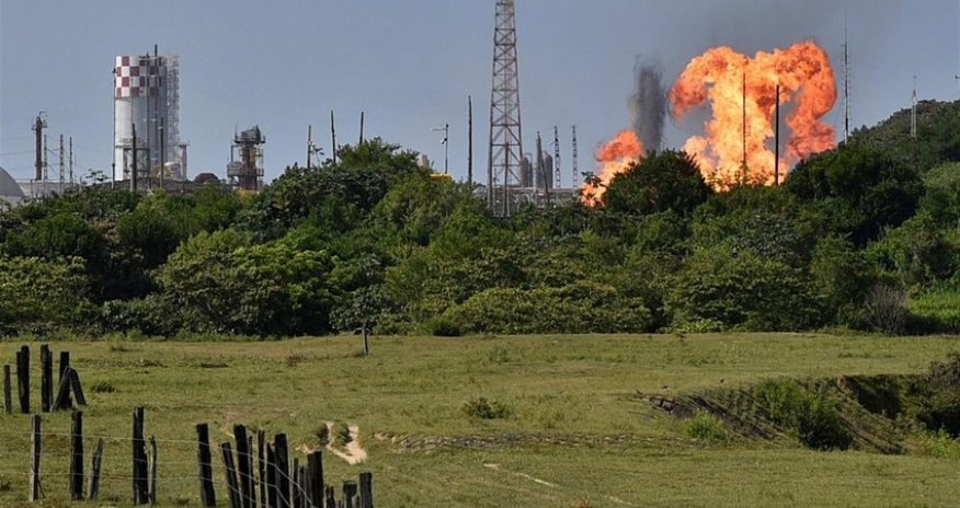 Meksikada neft emalı zavodunda yanğın baş verib