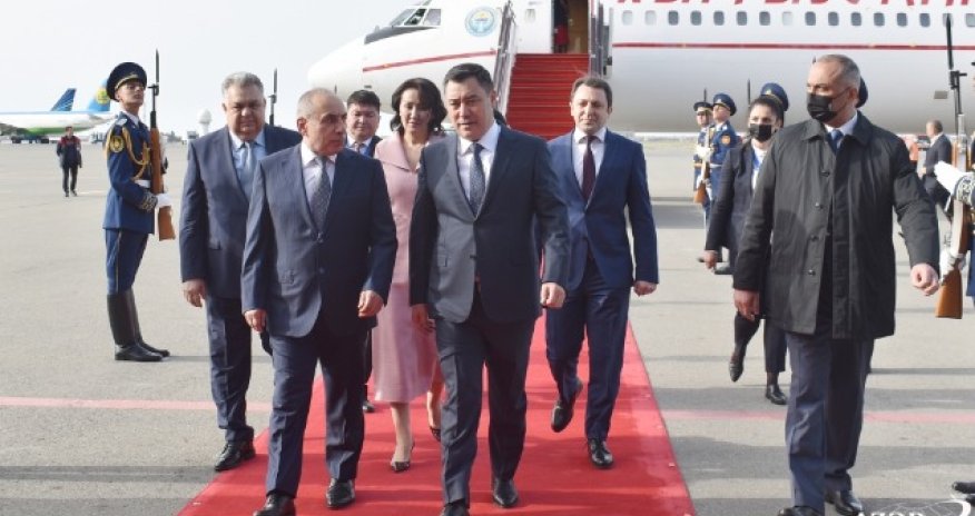 Qırğızıstan Prezidenti Bakıya gəldi