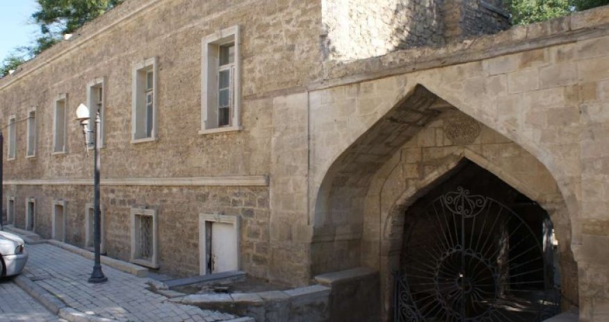 Bakı xanlarının sarayı bərpa olunub