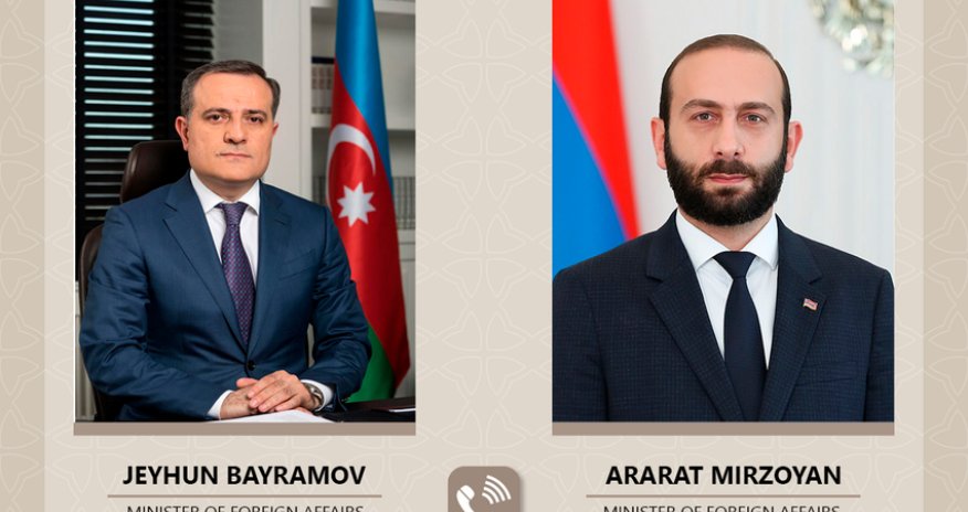 Azerbaijani, Armenian FMs talk over phone 