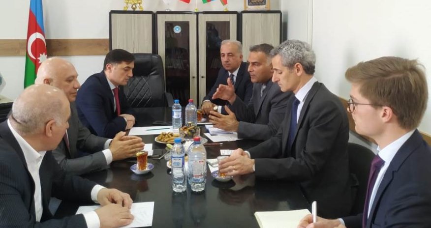Fransa səfiri Bakıda partiya sədrləri ilə görüşdü