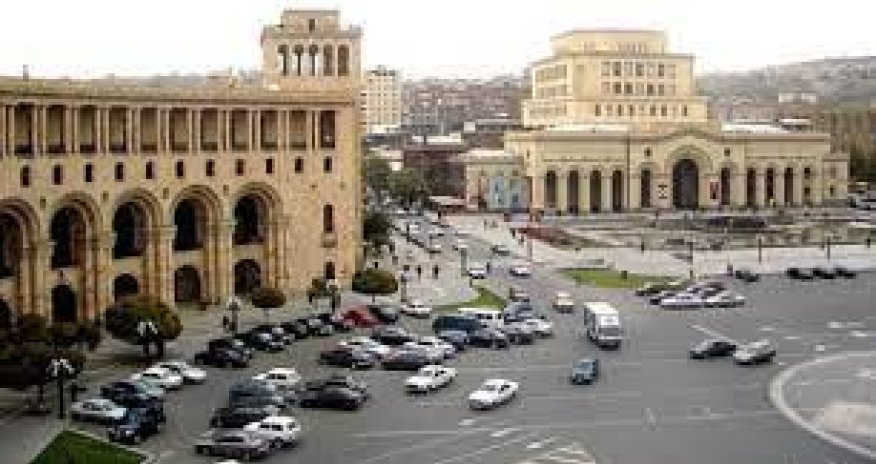 Yerevan polisi baş nazirin istefasını tələb edən 11 nəfəri saxlayıb