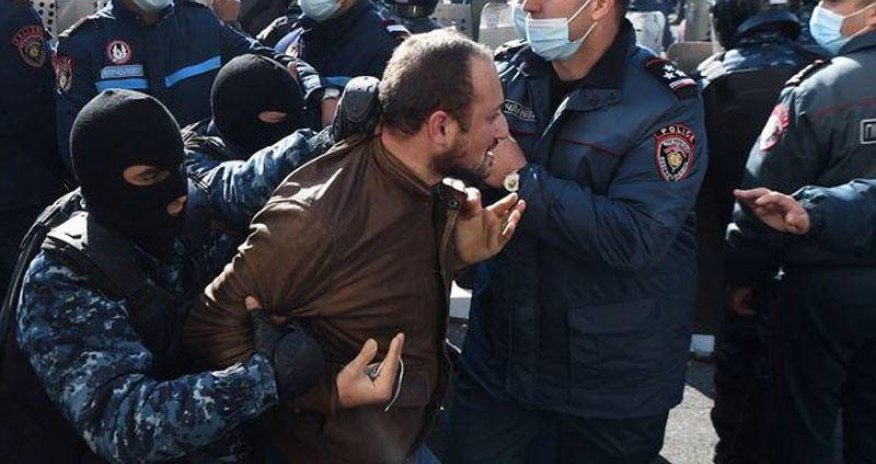 İrəvanda etirazçıların bağladığı yollar açılıb - YENİLƏNİB