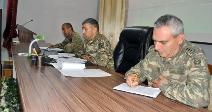 Azad edilən ərazilərdə dislokasiya olunan hərbi hissədə iclas keçirilib