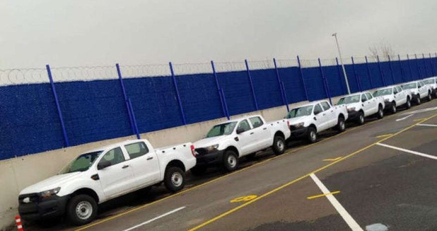 “Ford” Ukraynaya yardım məqsədilə pikap bağışladı