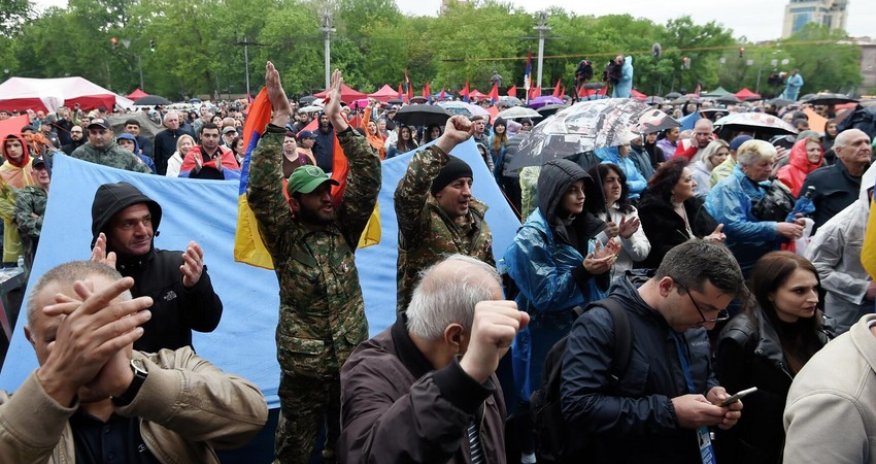 Ermənistanın keçmiş polis rəisi etiraz aksiyasında saxlanılıb