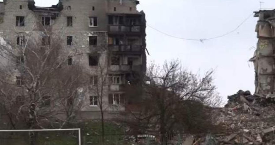 İzyum uğrunda döyüş zamanı 44 mülki şəxsin cəsədi tapılıb