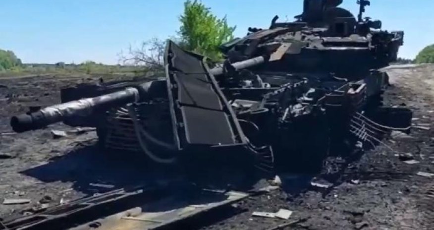 Rusiya tankı vuruldu- VİDEO
