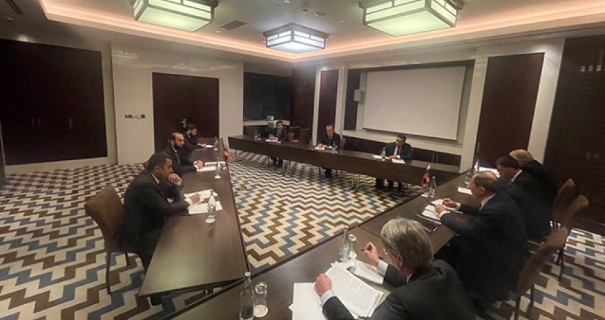 Düşənbədə üçtərəfli görüş başladı -  Yenilənib