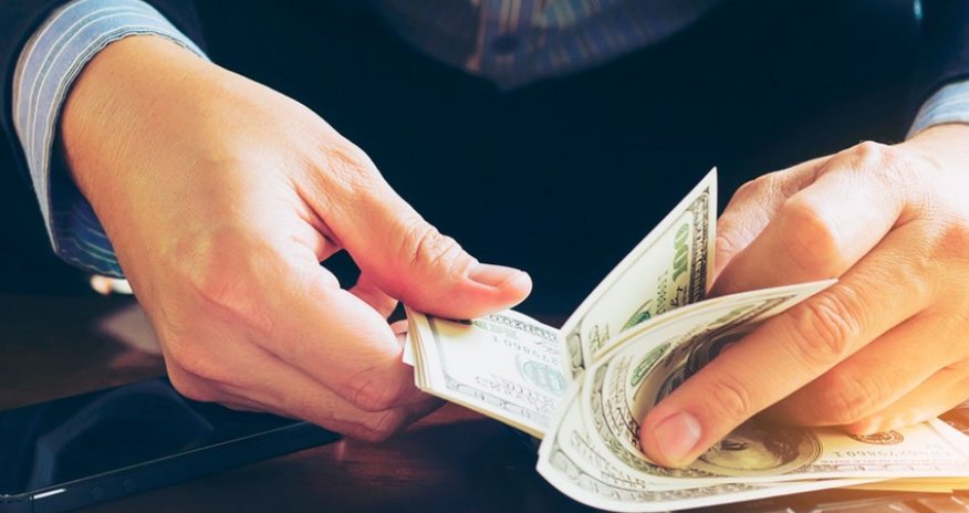 Russia sets new limit on money transfers abroad