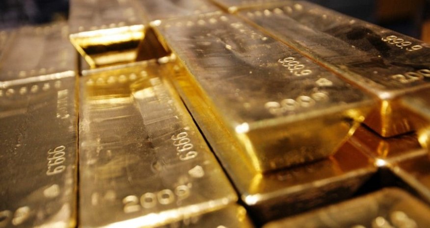 Gold prices rise slightly