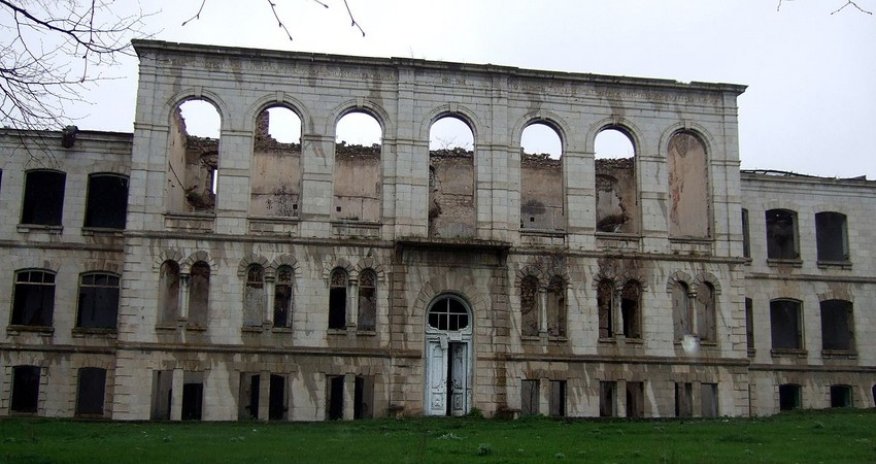 Şuşa Real Məktəbinin bərpasına 1 milyon manat ayrılıb