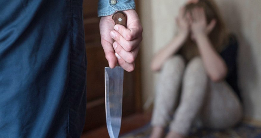 Tbilisidə sərnişin avtobusunda ər arvadını qətlə yetirib