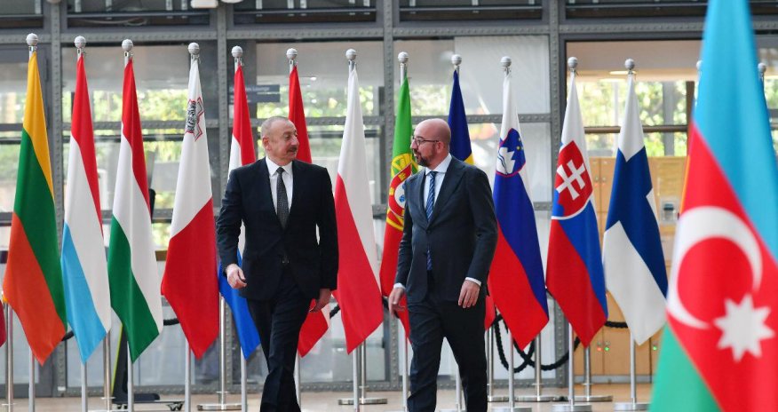 İlham Əliyevin Şarl Mişellə təkbətək görüşü başladı - YENİLƏNDİ