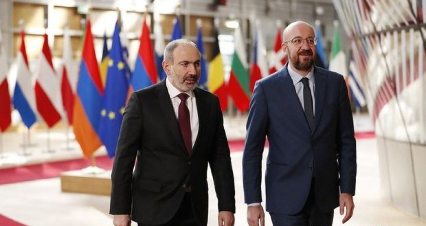 Nikol Paşinyanın Şarl Mişellə təkbətək görüşü başlayıb