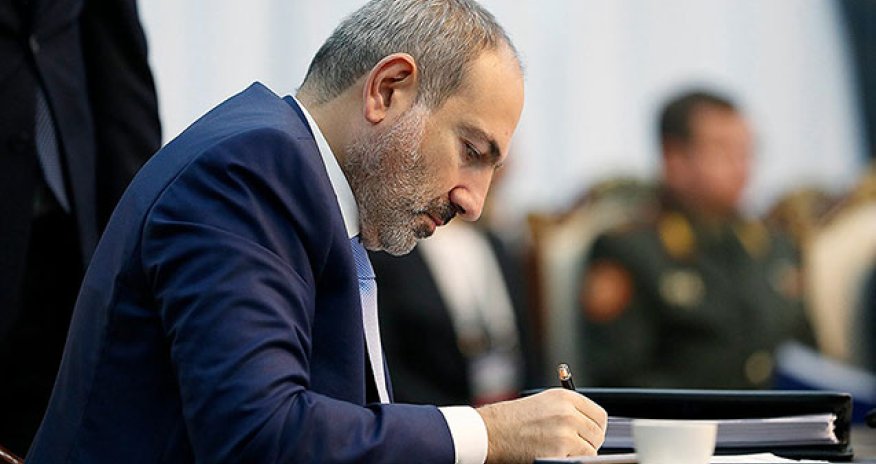 Paşinyan da sərhədlə bağlı komissiya yaratdı