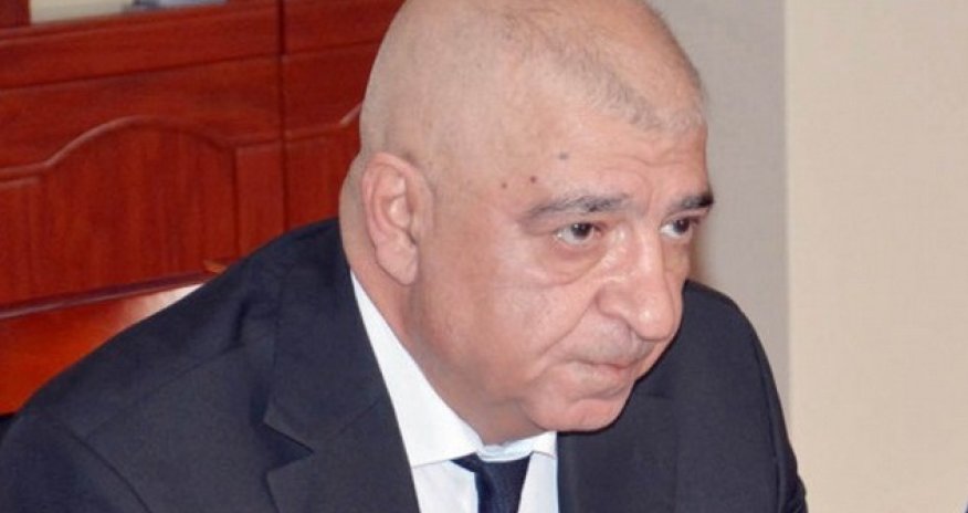 Yeni rektor kollektivə təqdim olundu