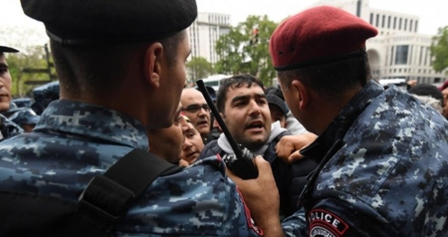 İrəvanda 100-dən çox aksiya iştirakçısı saxlanılıb