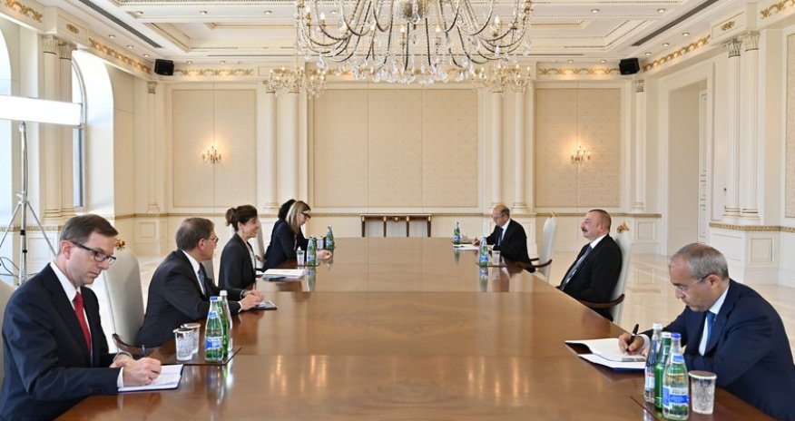 İlham Əliyev Laura Loxmanı qəbul edib