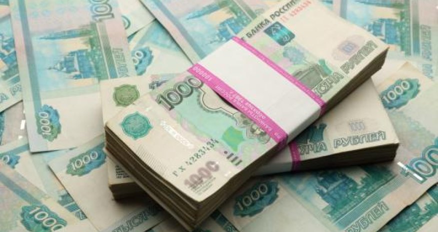 Манат подорожал к евро, подешевел к рублю