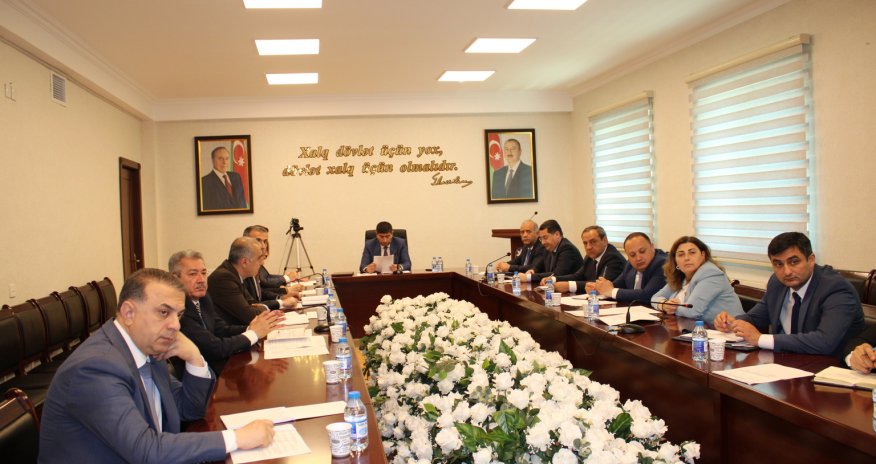 Yasamal Rayon İcra Hakimiyyətinin başçısı Elşad Həsənov rayon sakinlərini qəbul edib