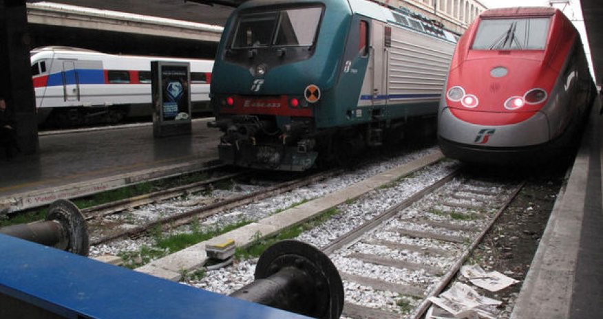 Zəlzələyə görə qatarların hərəkəti DAYANDIRILDI