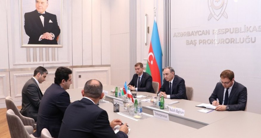 Baş prokuror İranın səfiri ilə görüşüb