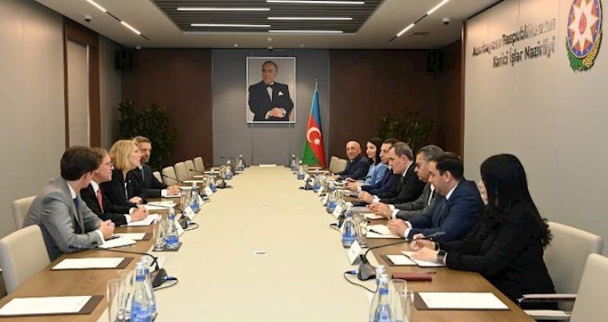 Ceyhun Bayramov Blinkenin köməkçisi ilə müzakirələr apardı