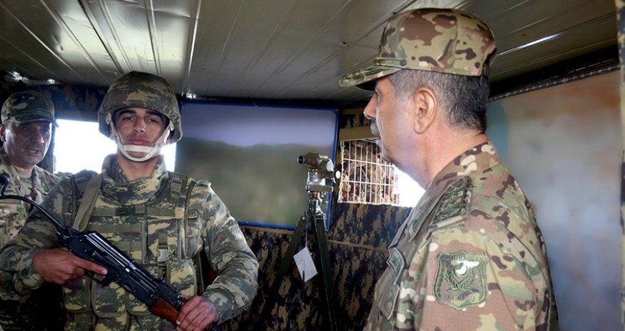 Zakir Həsənov döyüş mövqelərinə getdi - VİDEO