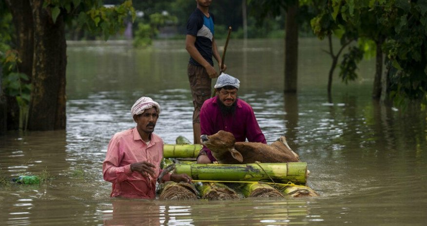 Hindistanda daşqınlar 71 insanın həyatına son qoyub