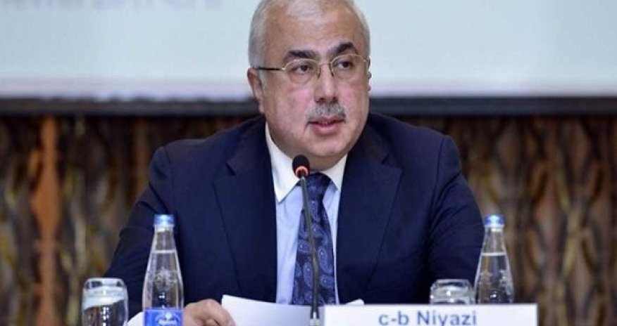 Prezident nazir müavinini işdən azad etdi