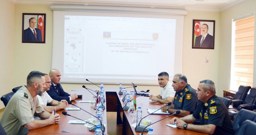 Azerbaijan, Latvia discuss military cooperation