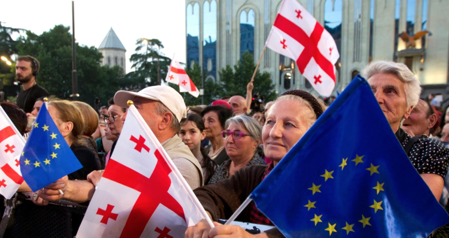 Gürcüstanda  kütləvi mitinq keçirilib
