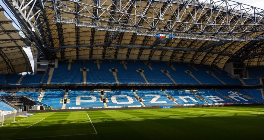 Определились стартовые составы клубов 