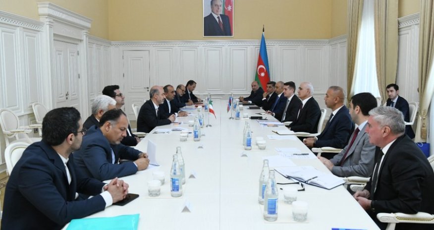Azerbaijani Deputy PM meets with Iranian Energy Minister