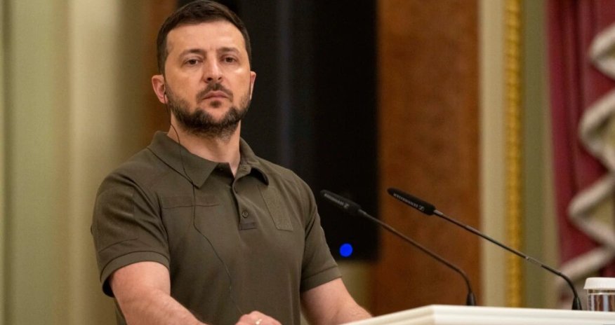 Zelenski yaxın dostunu və müttəfiqini vəzifələrindən kənarlaşdırıb