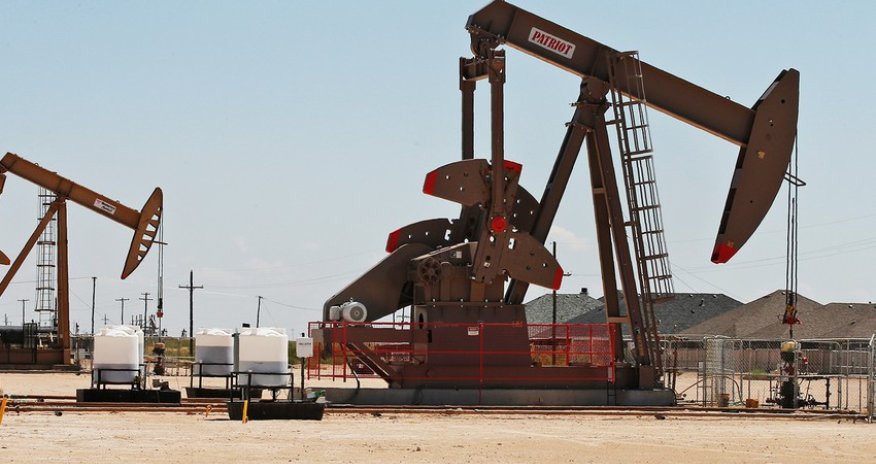 Azerbaijani oil drops by nearly $4