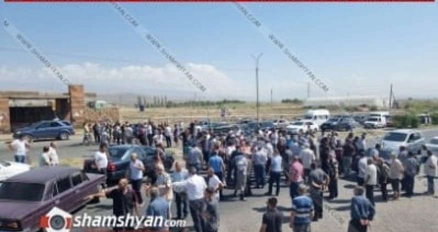 Ermənistanda yolun bağlanılmasına əhali etiraz etdi