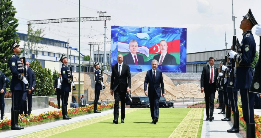 Prezident özbəkistanlı həmkarını Azərbaycana rəsmi səfərə dəvət edib