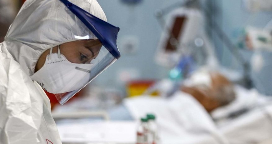 Dünyada koronavirusa yoluxanların sayı 574 milyon nəfəri ötüb