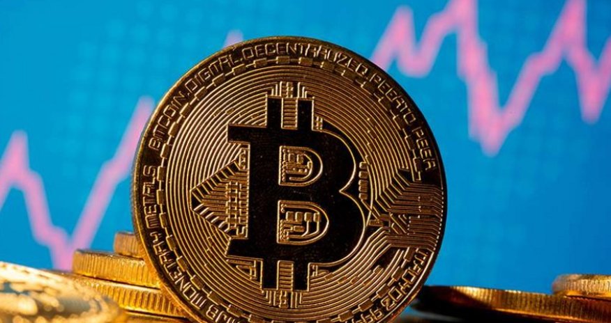 Биткойн растет более чем на 10%