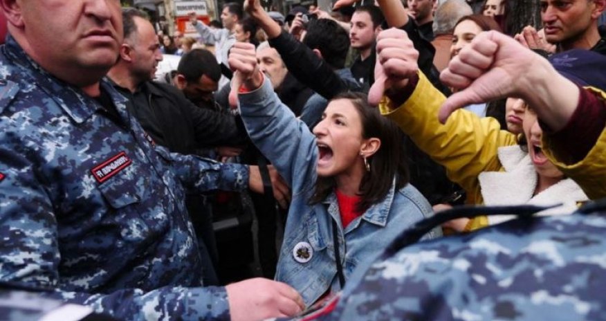 Erməni analardan Ermənistana etiraz- Övladlarımızı qırdırmayın