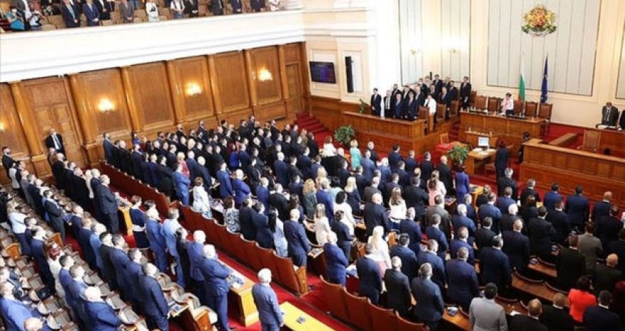 Bolqarıstan prezidenti parlamenti buraxdı